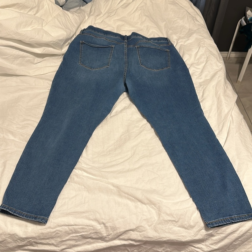 Jeans - Picture 2 of 3